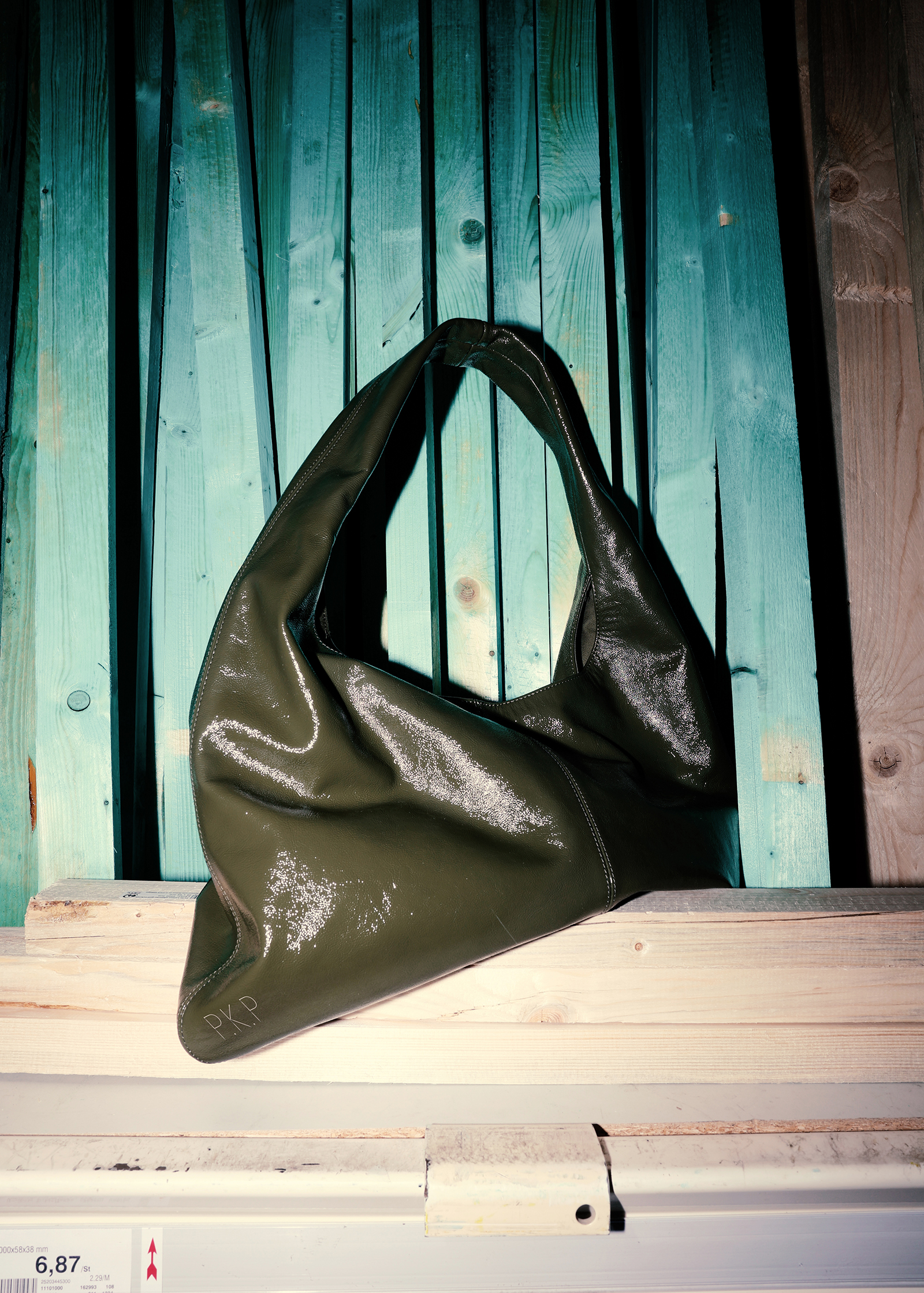 Stilllife, Stilllifestyling, Setdesign, Artdirection, Creative Direction, Stilllife Photography, Product Photografy, Stylist, Fashionstylist, Softgood Stylist, Accessoires, Handbags, Creative Concept, Retouch, Photoshop, CanonR5