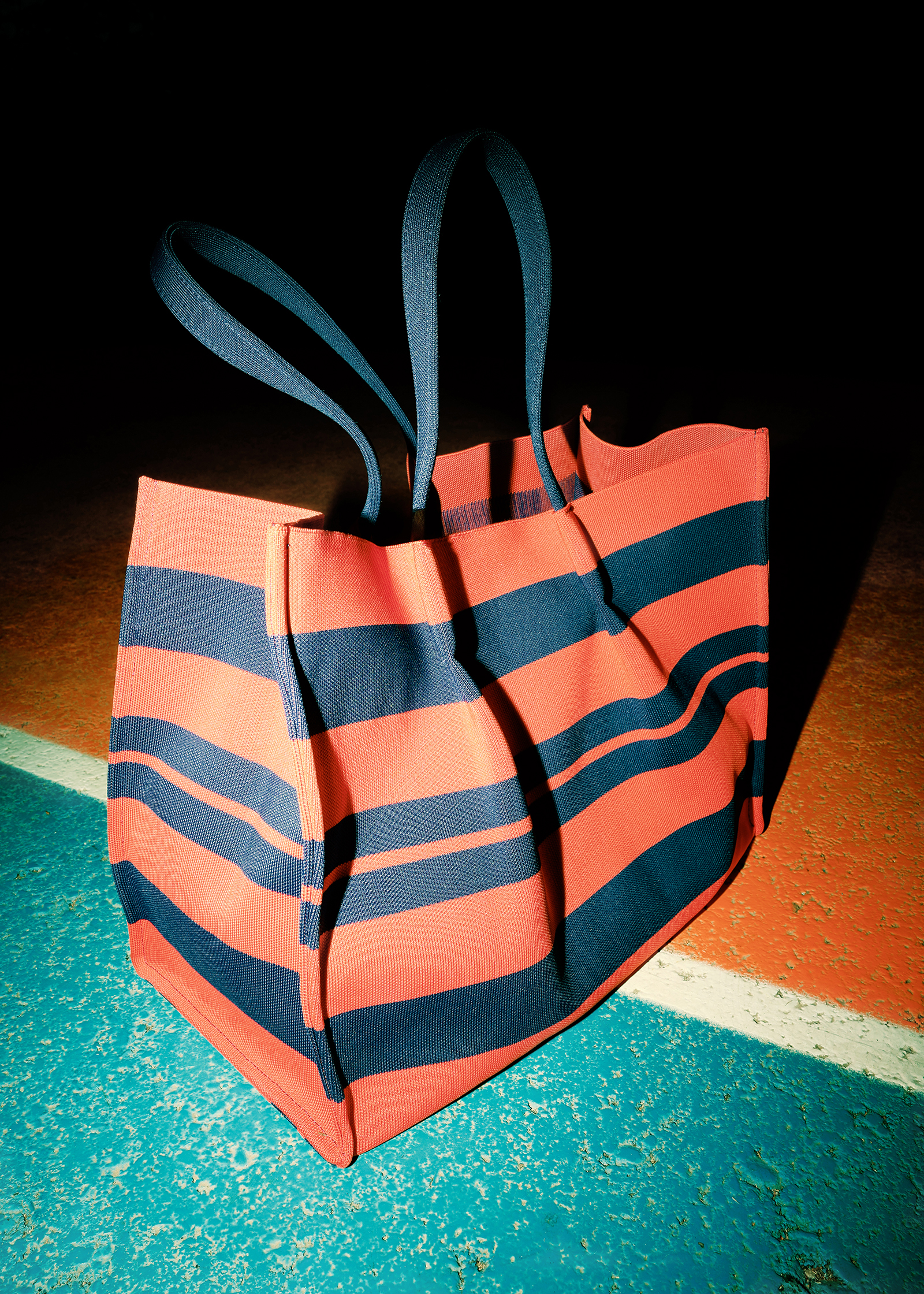 Stilllife, Stilllifestyling, Setdesign, Artdirection, Creative Direction, Stilllife Photography, Product Photografy, Stylist, Fashionstylist, Softgood Stylist, Accessoires, Handbags, Creative Concept, Retouch, Photoshop, CanonR5