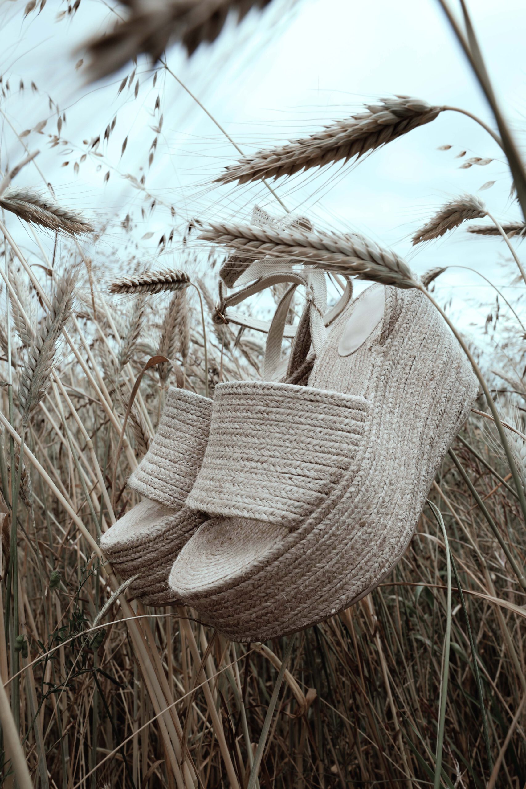 Personal Project, Advertising, SocialMedia, Content, Stilllifestyling, Photography, Stilllifephotogrphy, Settingup, Setdesign, Concept, Creativedirection, Artdirector, Produciton, Concept, Fashion, Accessoires, Shoes, Heels, Mules, Outdoorshooting
