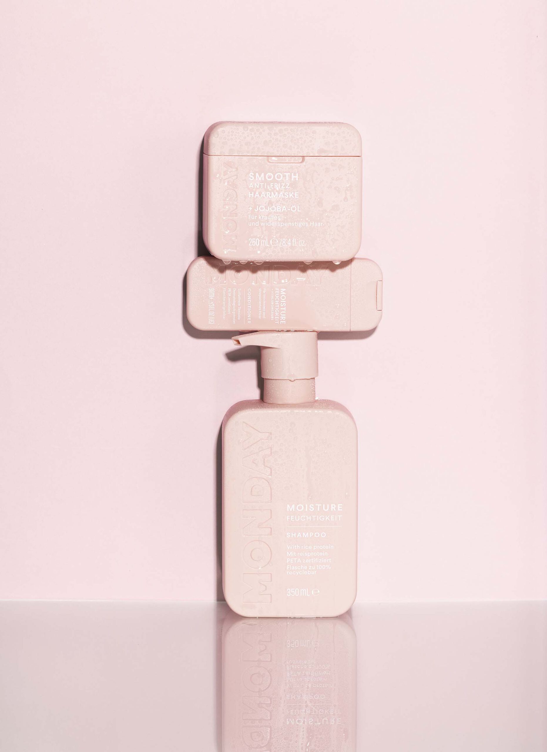 Cosmetics Photography, Stilllifestyling, Styling, Setting, Photography, Studiophotogaphy, Visualconcept, SocialMedia, Art Direction, Styling, Photography, www.petrakatharinakassel.com